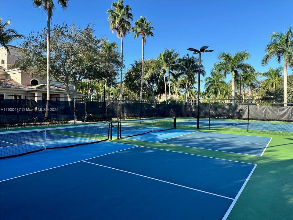 最近租的: $2,200 (3 贝兹, 2 浴室, 1361 平方英尺)