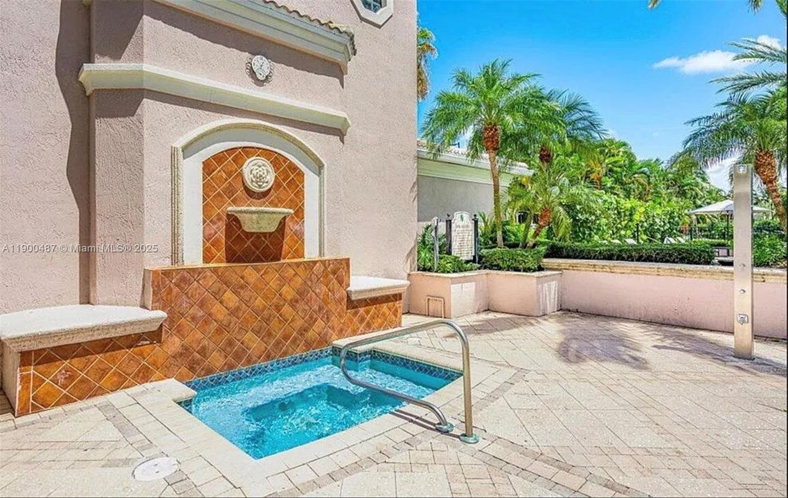 最近租的: $2,200 (3 贝兹, 2 浴室, 1361 平方英尺)