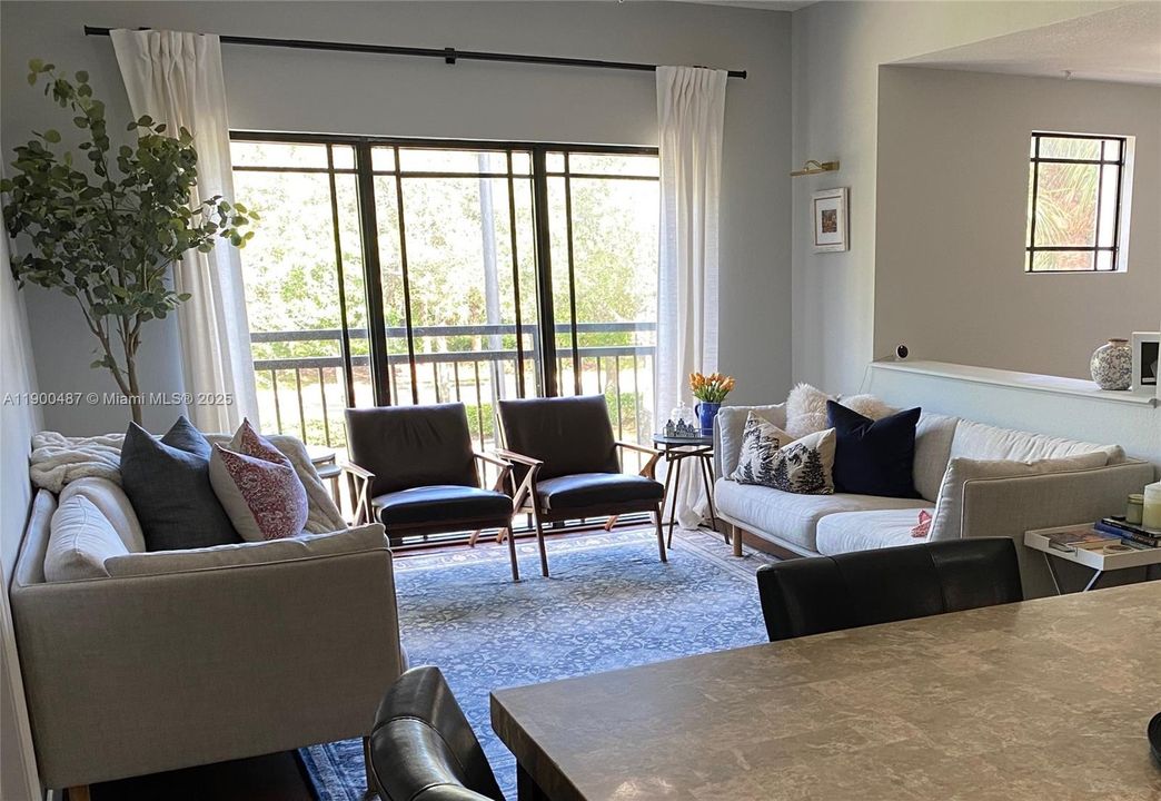 最近租的: $2,200 (3 贝兹, 2 浴室, 1361 平方英尺)