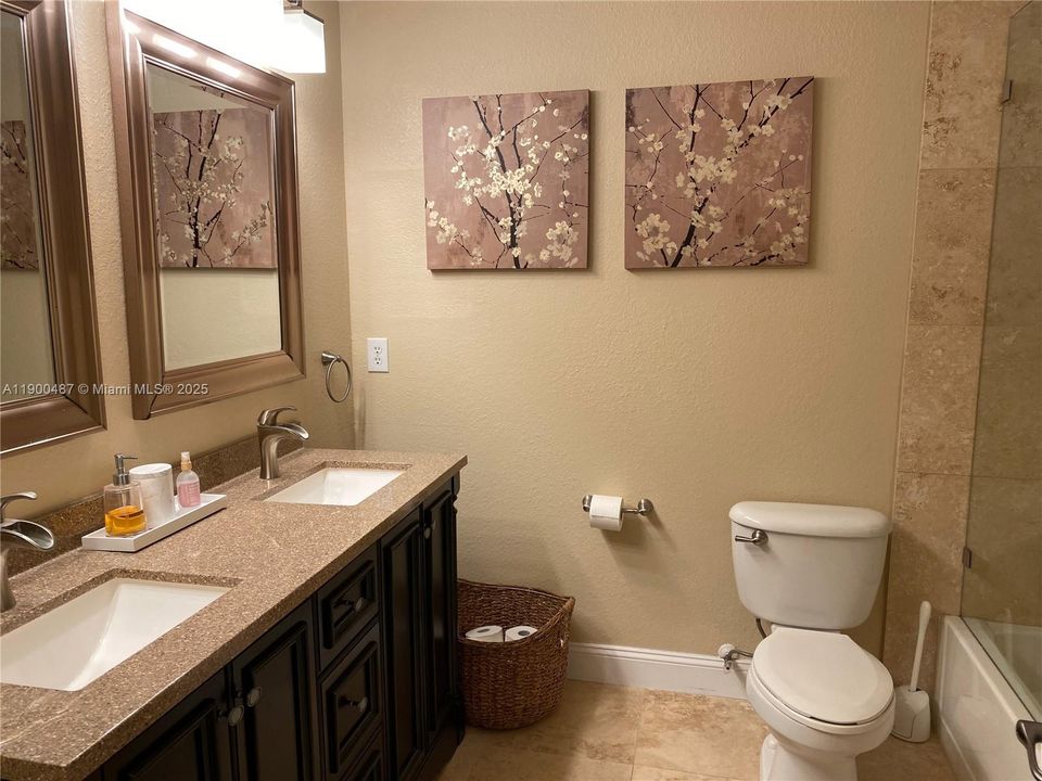 最近租的: $2,200 (3 贝兹, 2 浴室, 1361 平方英尺)