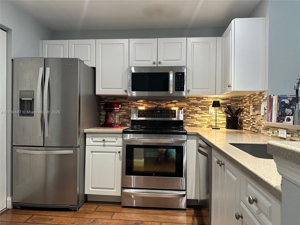 最近租的: $2,200 (3 贝兹, 2 浴室, 1361 平方英尺)