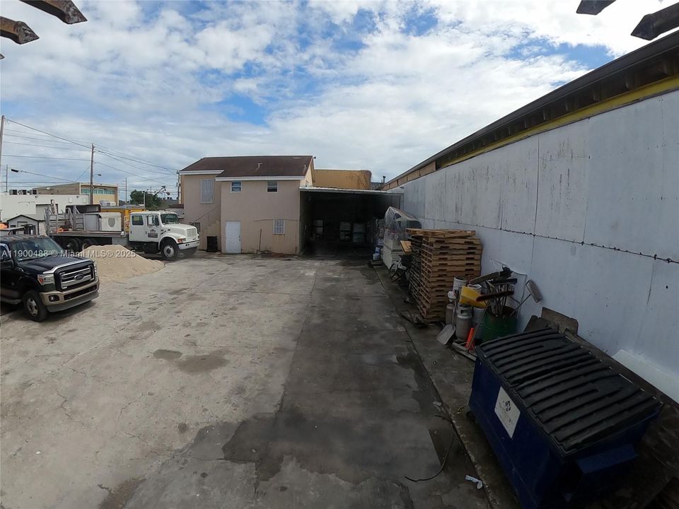 На продажу: $1,700,000 (0 спален, 0 ванн, 0 Квадратных фут)