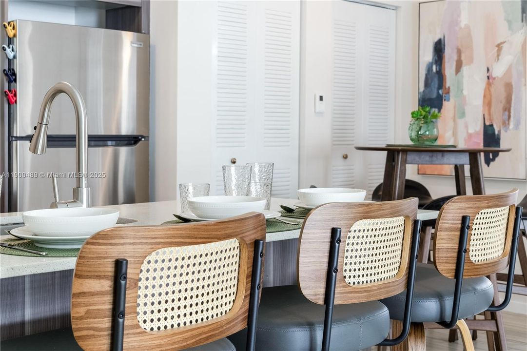 For Rent: $5,000 (2 beds, 2 baths, 777 Square Feet)