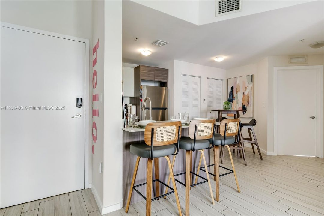 For Rent: $5,000 (2 beds, 2 baths, 777 Square Feet)