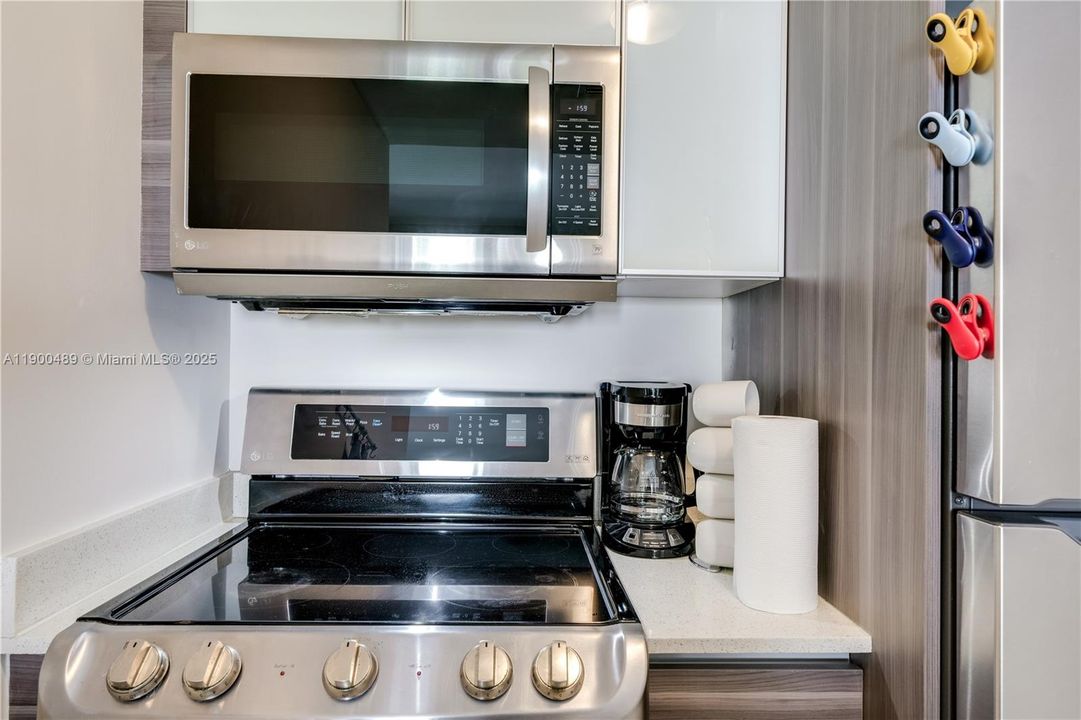 For Rent: $5,000 (2 beds, 2 baths, 777 Square Feet)