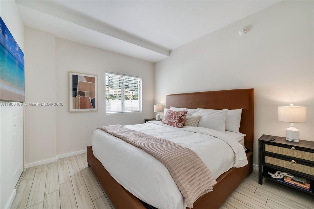 For Rent: $5,000 (2 beds, 2 baths, 777 Square Feet)