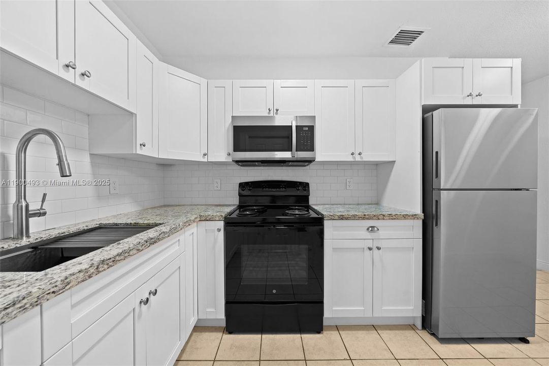 Recently Rented: $1,900 (1 beds, 1 baths, 800 Square Feet)