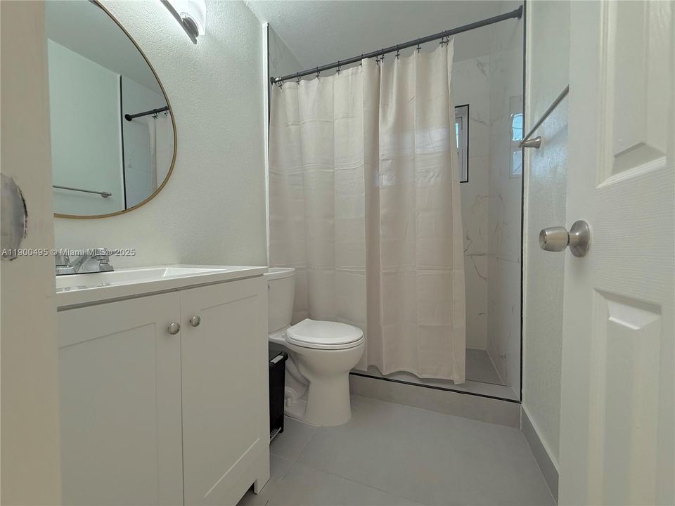 Recently Rented: $1,900 (1 beds, 1 baths, 2464 Square Feet)