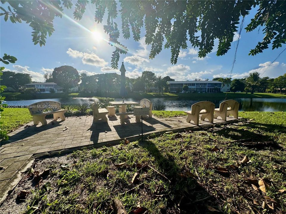 待售: $115,000 (1 贝兹, 1 浴室, 738 平方英尺)