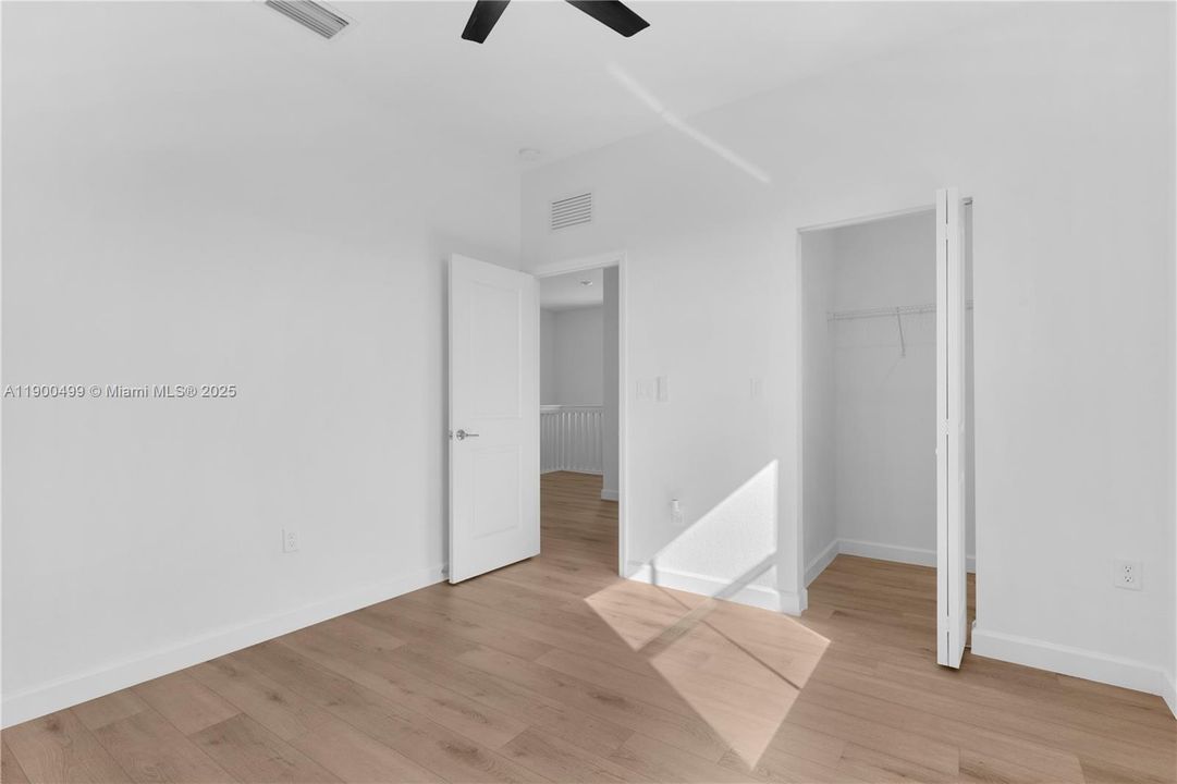 出租: $3,850 (4 贝兹, 2 浴室, 2190 平方英尺)