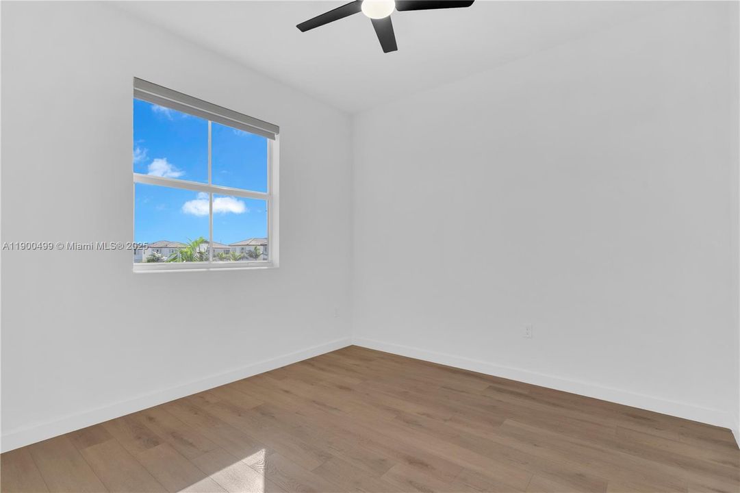 出租: $3,850 (4 贝兹, 2 浴室, 2190 平方英尺)