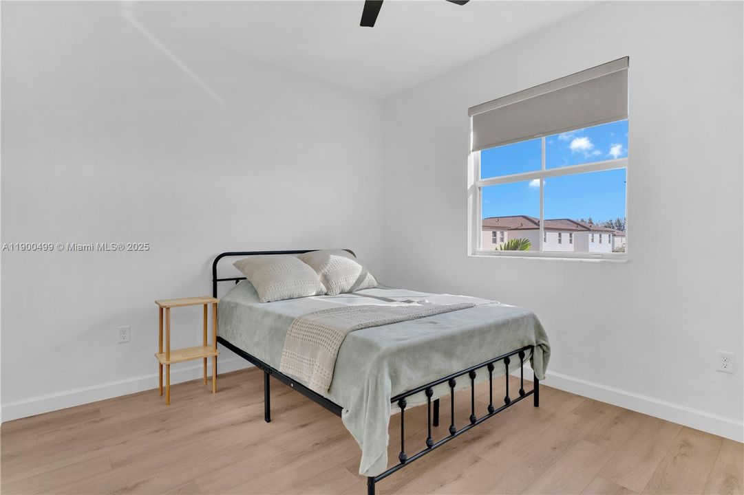 出租: $3,850 (4 贝兹, 2 浴室, 2190 平方英尺)