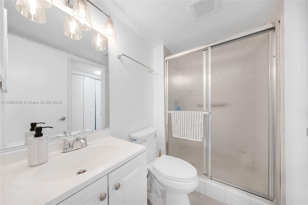 For Sale: $139,000 (2 beds, 2 baths, 950 Square Feet)