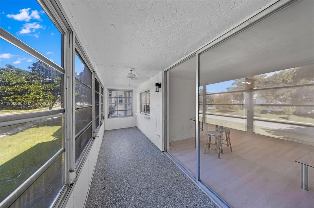 For Sale: $139,000 (2 beds, 2 baths, 950 Square Feet)