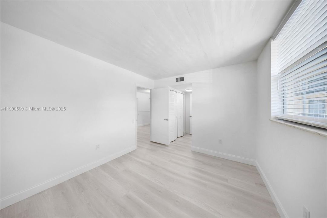 For Sale: $139,000 (2 beds, 2 baths, 950 Square Feet)