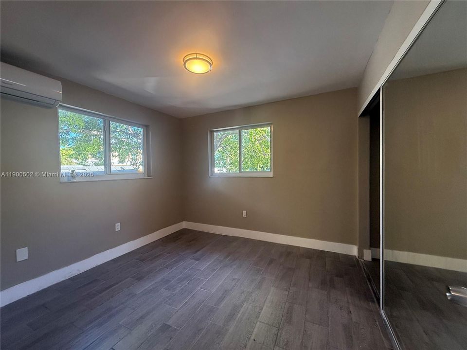 For Rent: $1,750 (1 beds, 1 baths, 2048 Square Feet)