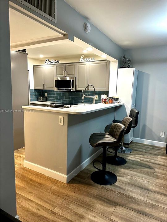 最近租的: $2,000 (1 贝兹, 1 浴室, 775 平方英尺)