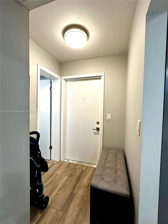 最近租的: $2,000 (1 贝兹, 1 浴室, 775 平方英尺)