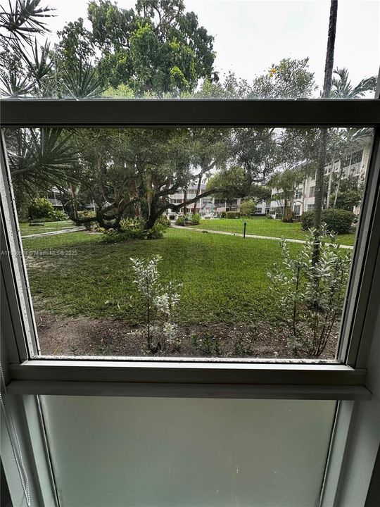 最近租的: $2,000 (1 贝兹, 1 浴室, 775 平方英尺)