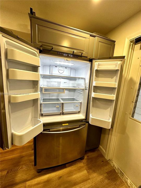 最近租的: $2,000 (1 贝兹, 1 浴室, 775 平方英尺)