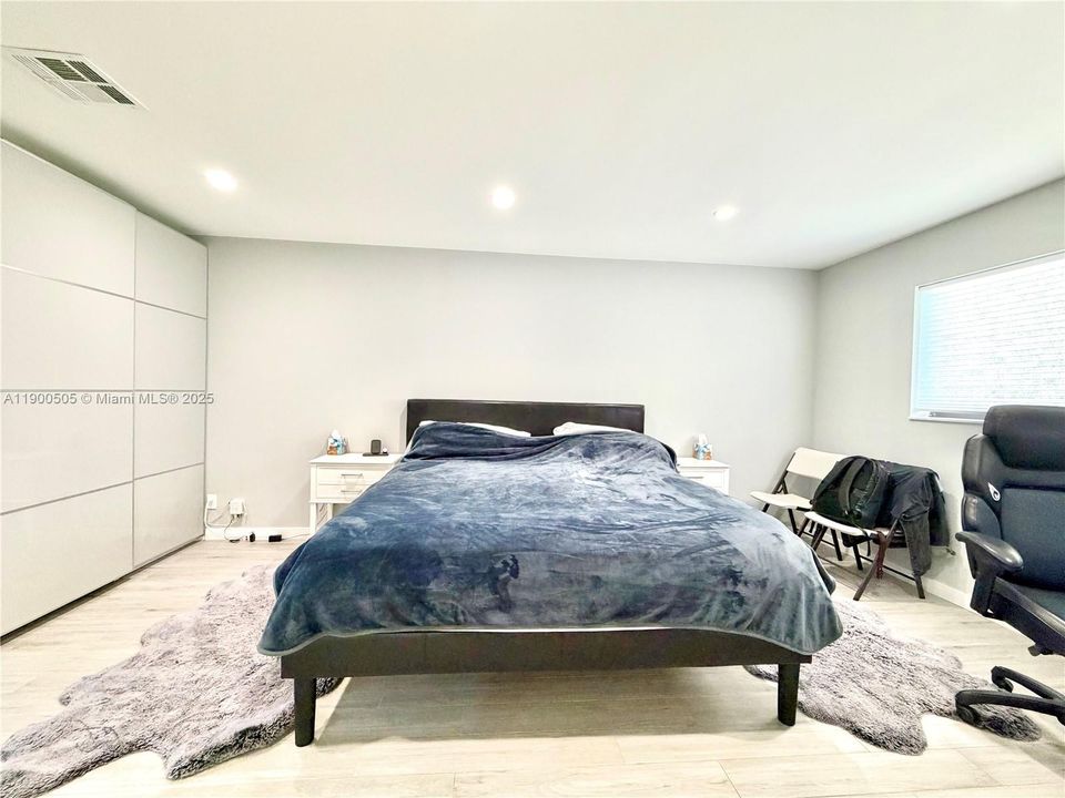 Recently Rented: $5,200 (3 beds, 2 baths, 2442 Square Feet)