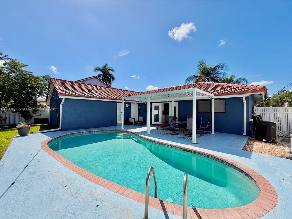 Recently Rented: $5,200 (3 beds, 2 baths, 2442 Square Feet)