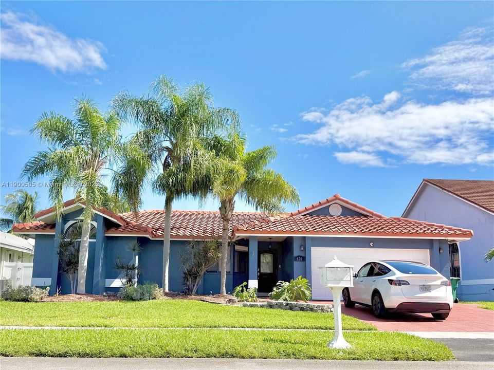 Recently Rented: $5,200 (3 beds, 2 baths, 2442 Square Feet)