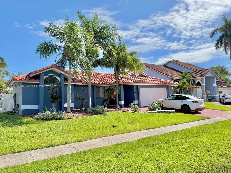 Recently Rented: $5,200 (3 beds, 2 baths, 2442 Square Feet)