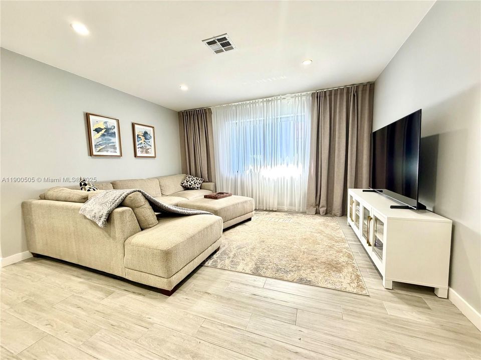 Recently Rented: $5,200 (3 beds, 2 baths, 2442 Square Feet)