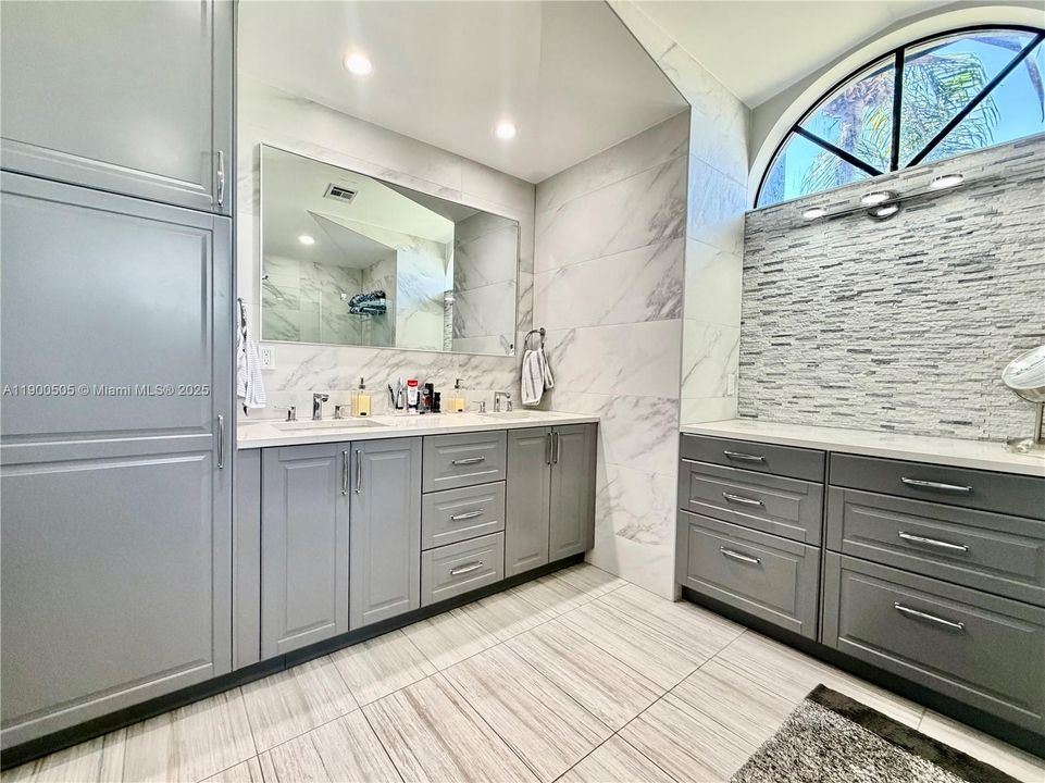 Recently Rented: $5,200 (3 beds, 2 baths, 2442 Square Feet)