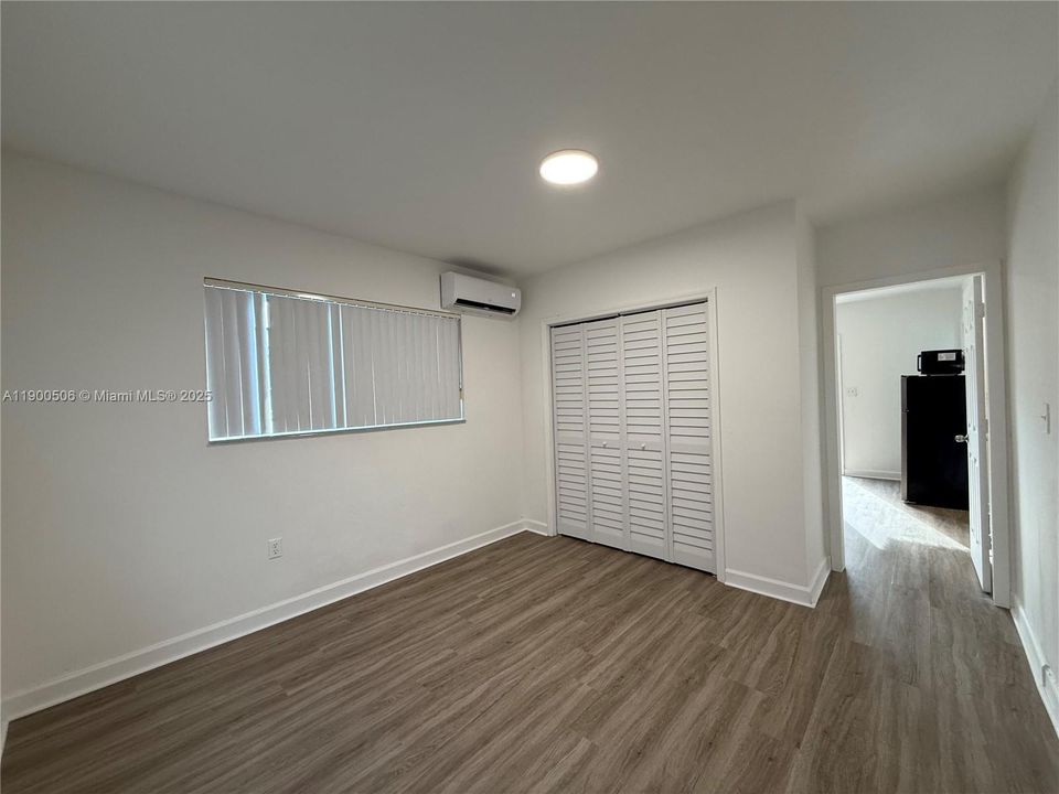 For Rent: $1,700 (1 beds, 1 baths, 2346 Square Feet)