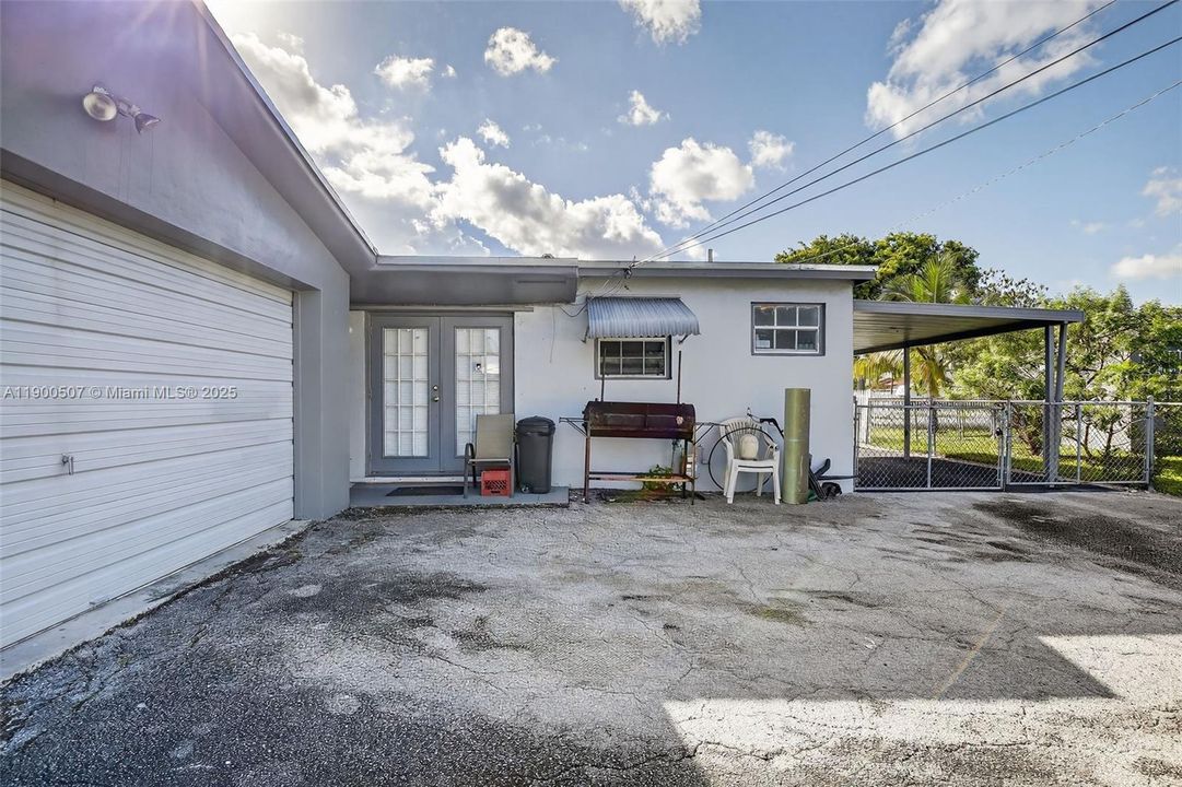 Active With Contract: $440,000 (4 beds, 2 baths, 1200 Square Feet)