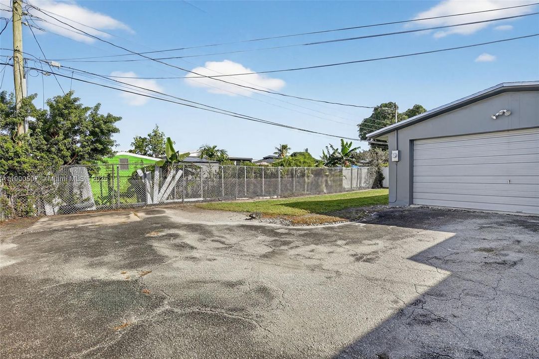 Active With Contract: $440,000 (4 beds, 2 baths, 1200 Square Feet)