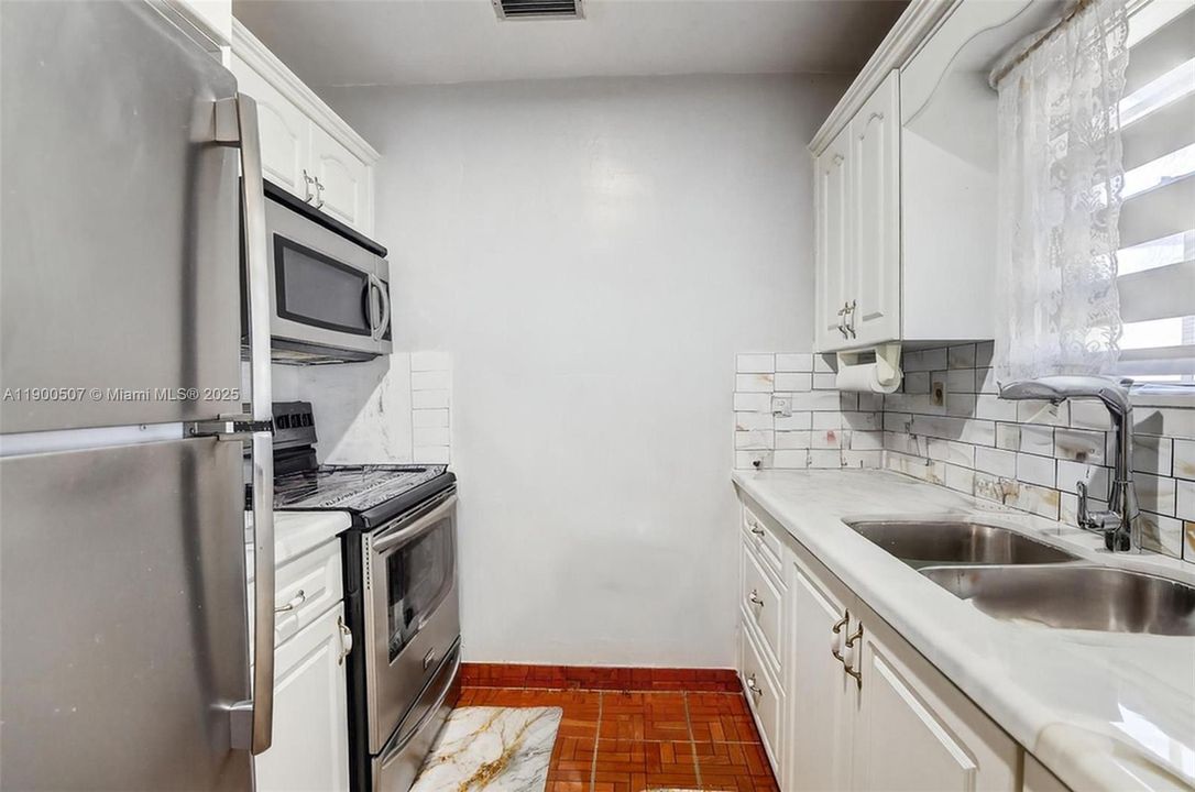 Active With Contract: $440,000 (4 beds, 2 baths, 1200 Square Feet)