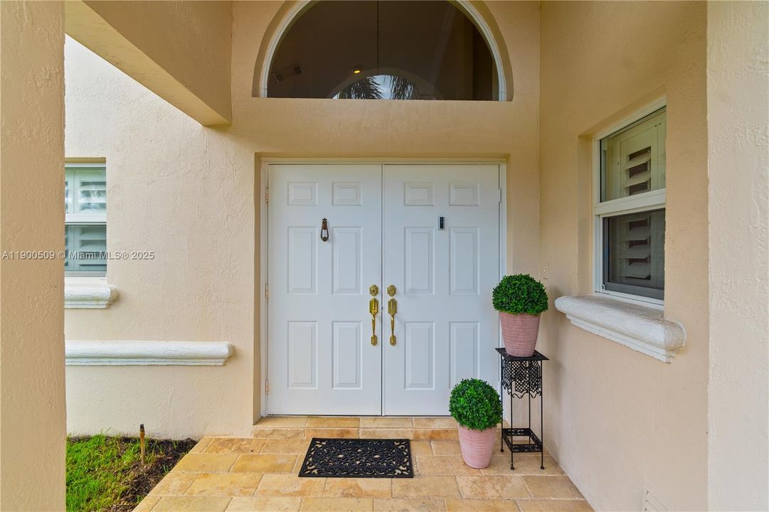 合同活跃: $820,000 (3 贝兹, 2 浴室, 2078 平方英尺)