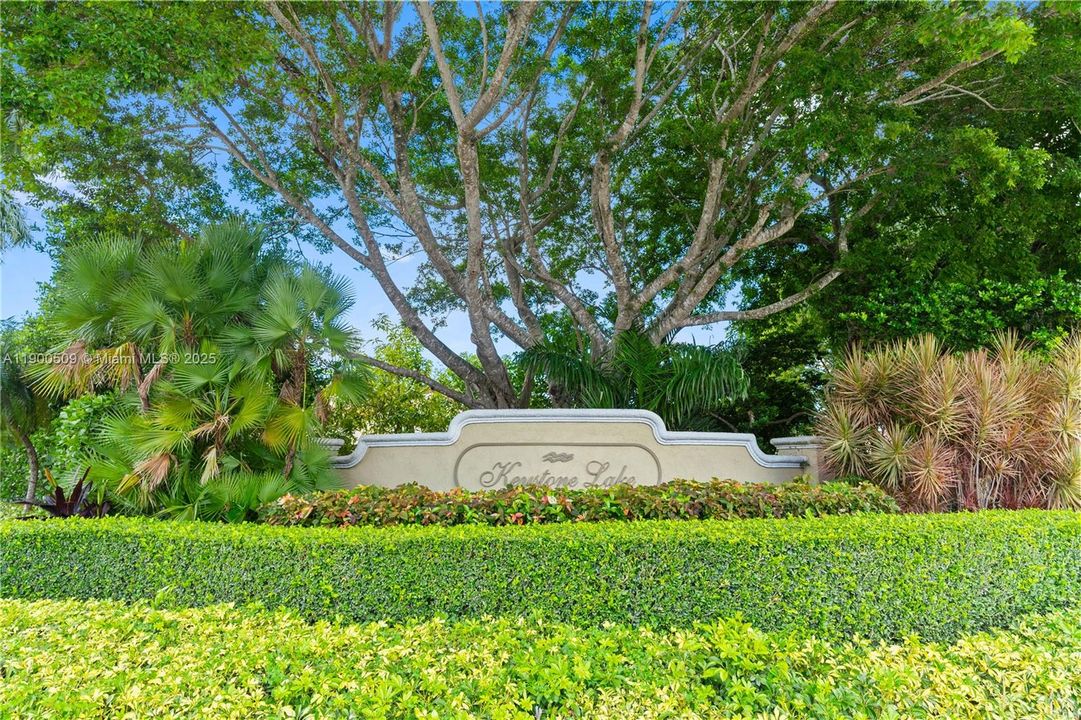 合同活跃: $820,000 (3 贝兹, 2 浴室, 2078 平方英尺)