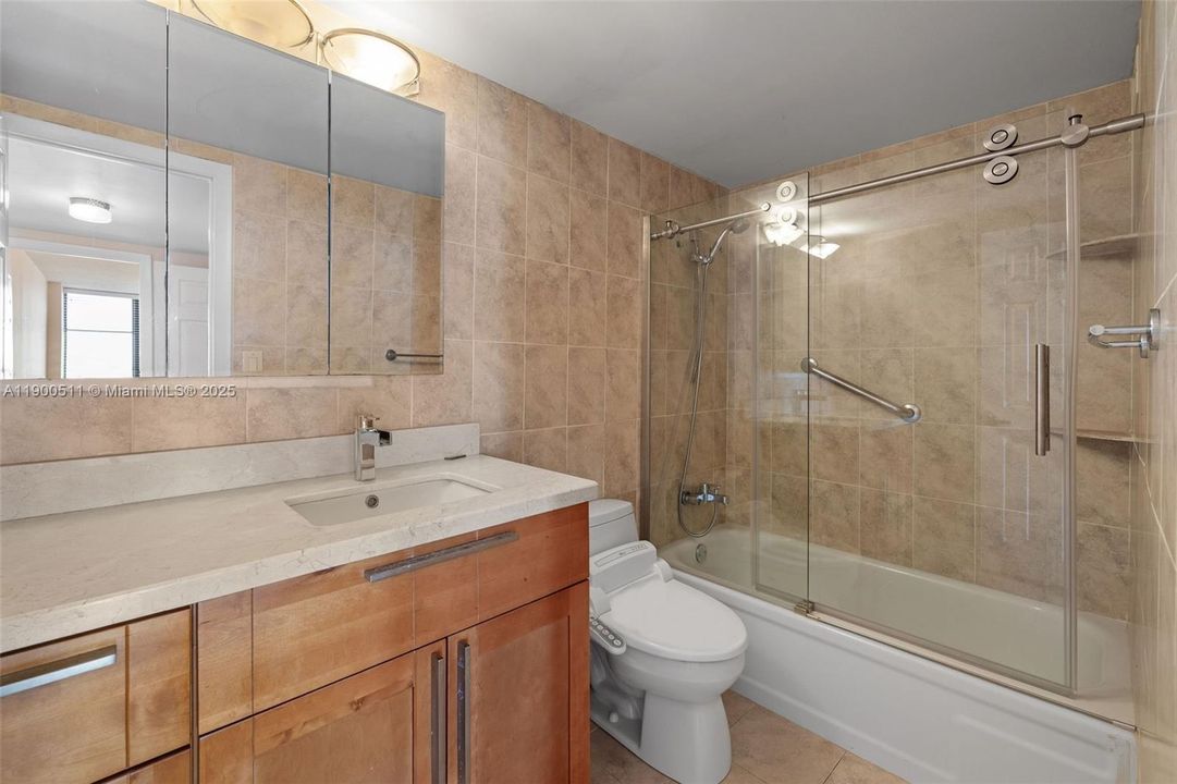For Sale: $295,000 (2 beds, 2 baths, 1400 Square Feet)