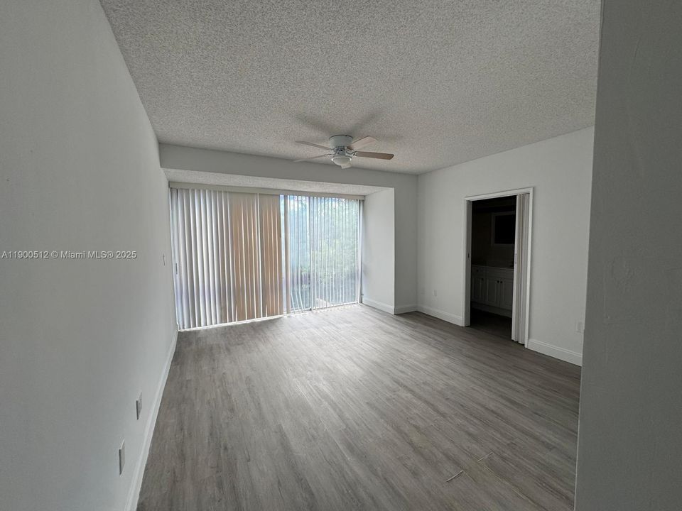 For Rent: $2,590 (2 beds, 2 baths, 1340 Square Feet)