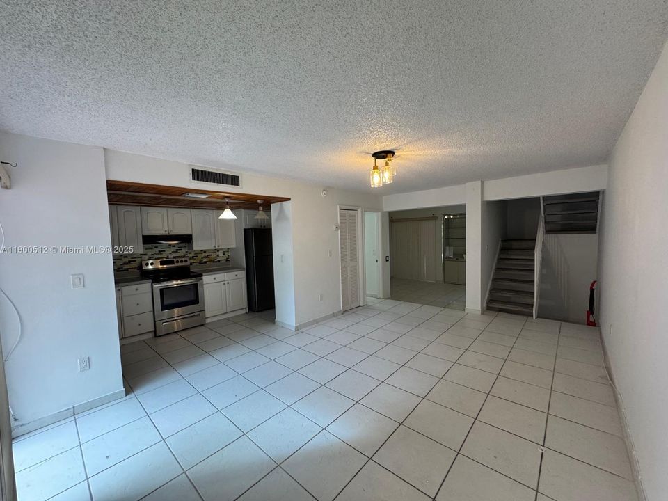 For Rent: $2,590 (2 beds, 2 baths, 1340 Square Feet)