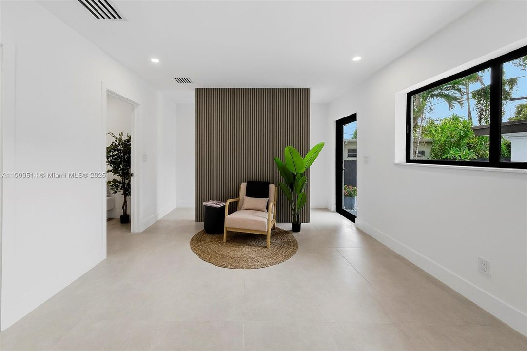 For Sale: $1,180,000 (4 beds, 4 baths, 1949 Square Feet)