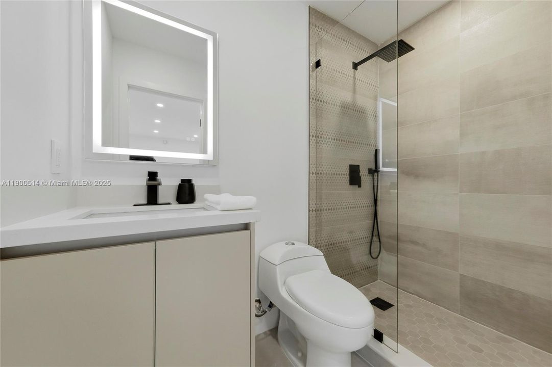 For Sale: $1,180,000 (4 beds, 4 baths, 1949 Square Feet)