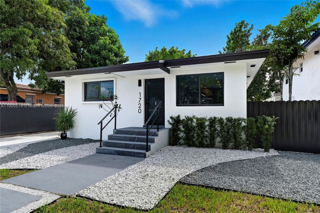 For Sale: $1,180,000 (4 beds, 4 baths, 1949 Square Feet)