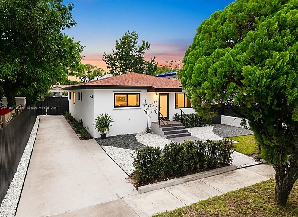 For Sale: $1,180,000 (4 beds, 4 baths, 1949 Square Feet)