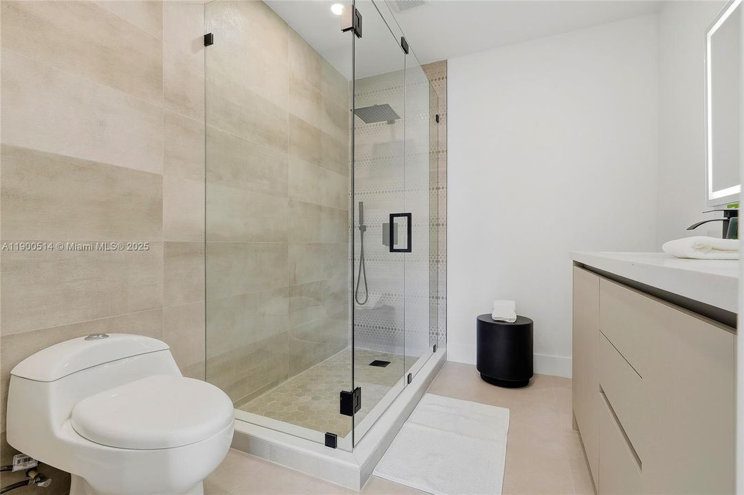 For Sale: $1,180,000 (4 beds, 4 baths, 1949 Square Feet)