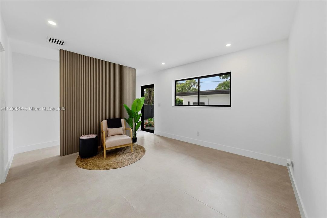 For Sale: $1,180,000 (4 beds, 4 baths, 1949 Square Feet)