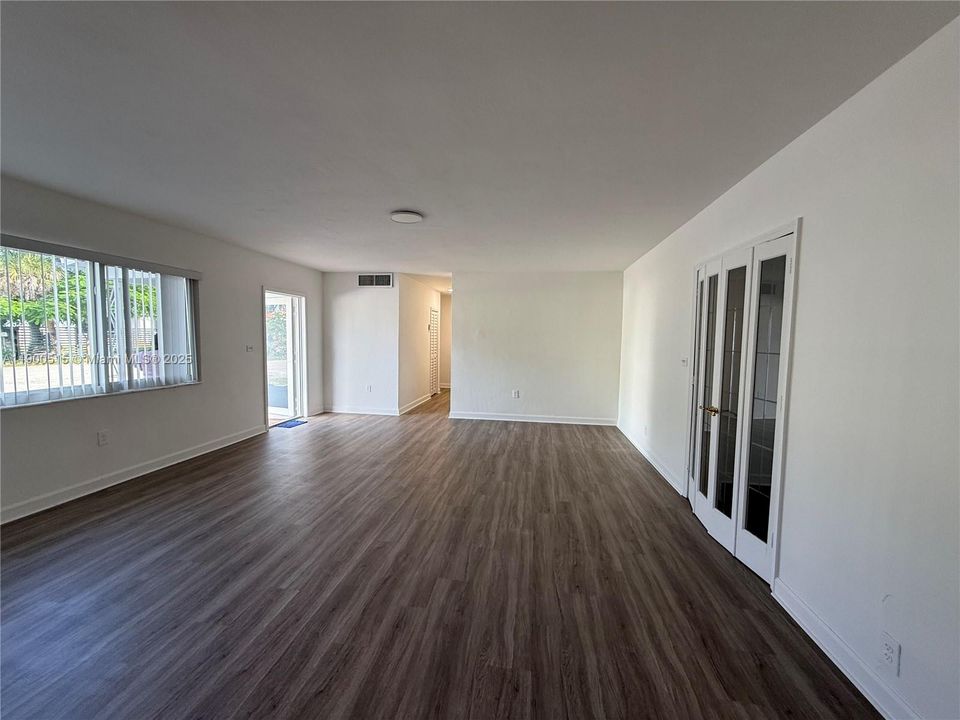 Recently Rented: $3,000 (3 beds, 1 baths, 2346 Square Feet)