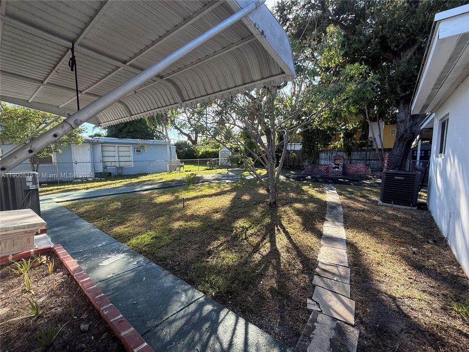 Recently Rented: $3,000 (3 beds, 1 baths, 2346 Square Feet)