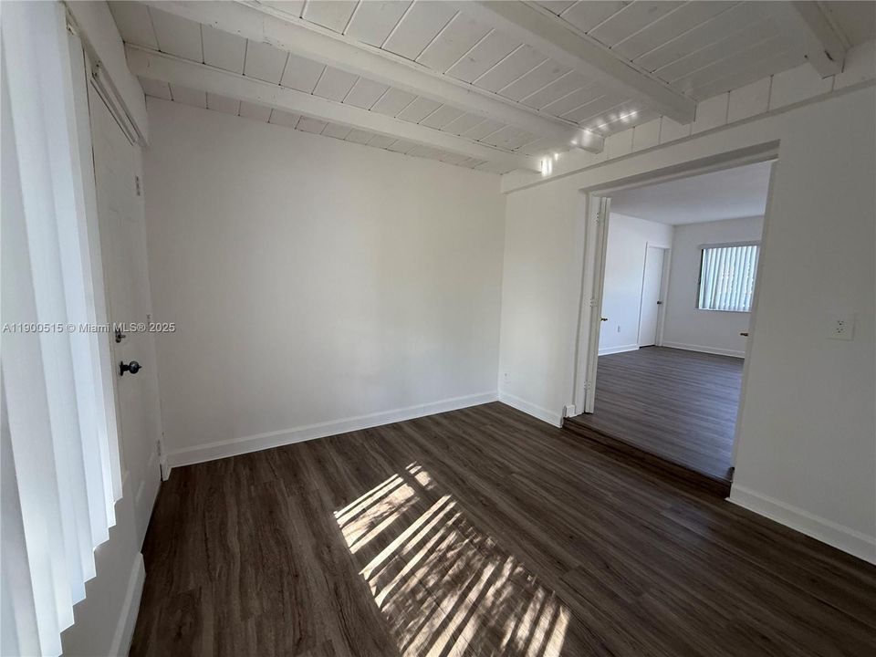 Recently Rented: $3,000 (3 beds, 1 baths, 2346 Square Feet)