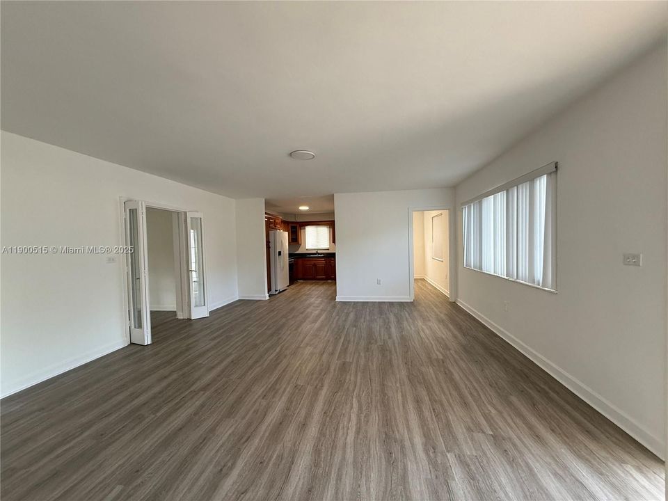 Recently Rented: $3,000 (3 beds, 1 baths, 2346 Square Feet)