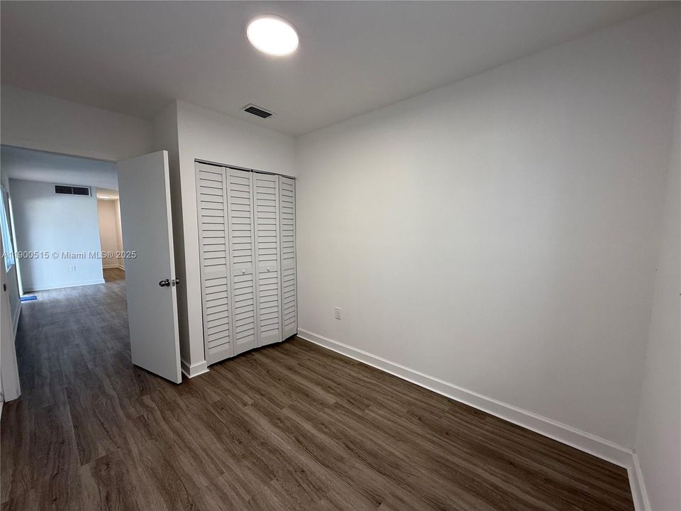 Recently Rented: $3,000 (3 beds, 1 baths, 2346 Square Feet)